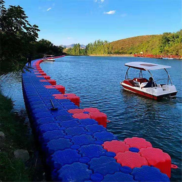 水面浮台图片