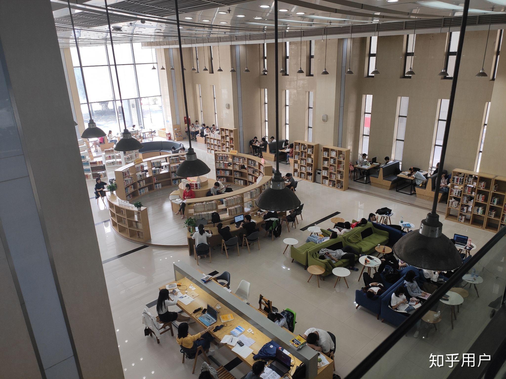 重庆交通大学的图书馆或教室环境如何?是否适合上自习?