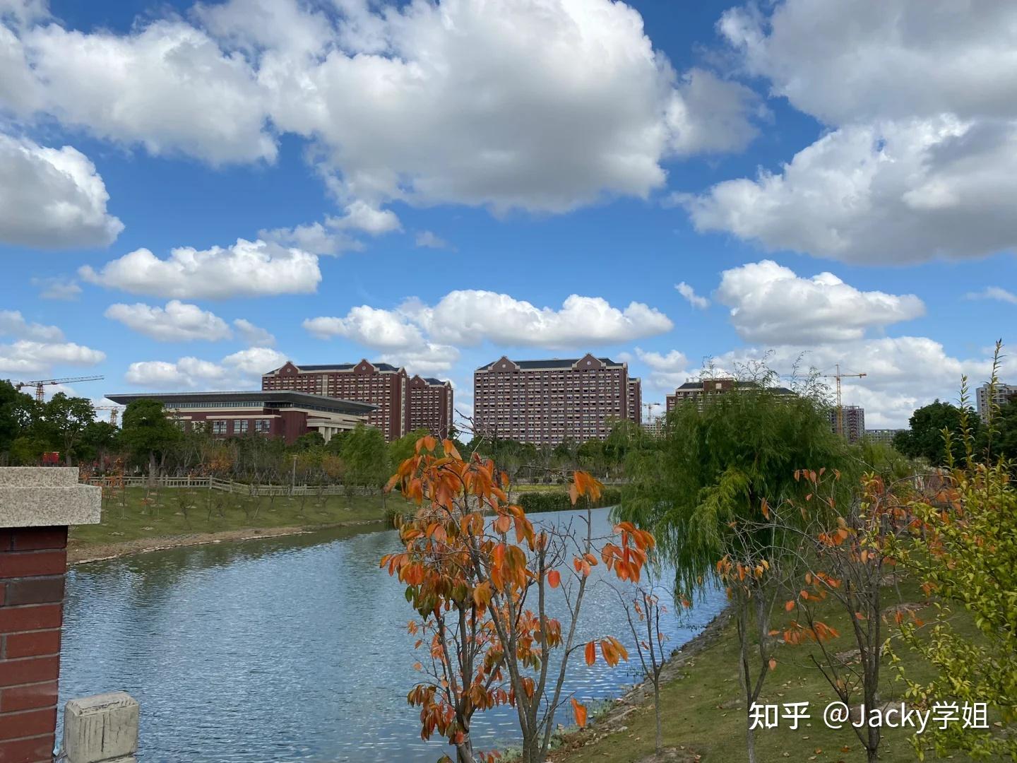 上海建桥学院校园环境怎么样？让我们一起看看吧！ - 知乎
