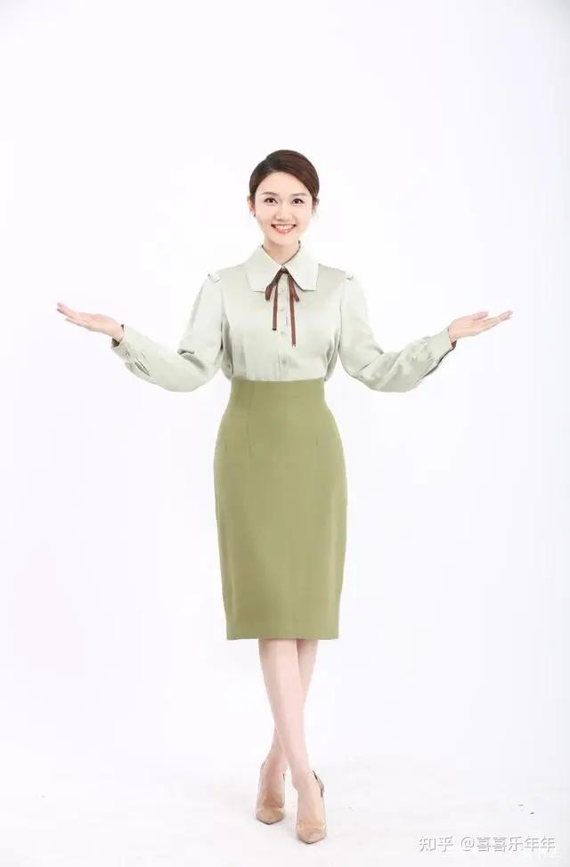 如何评价主持人龙洋