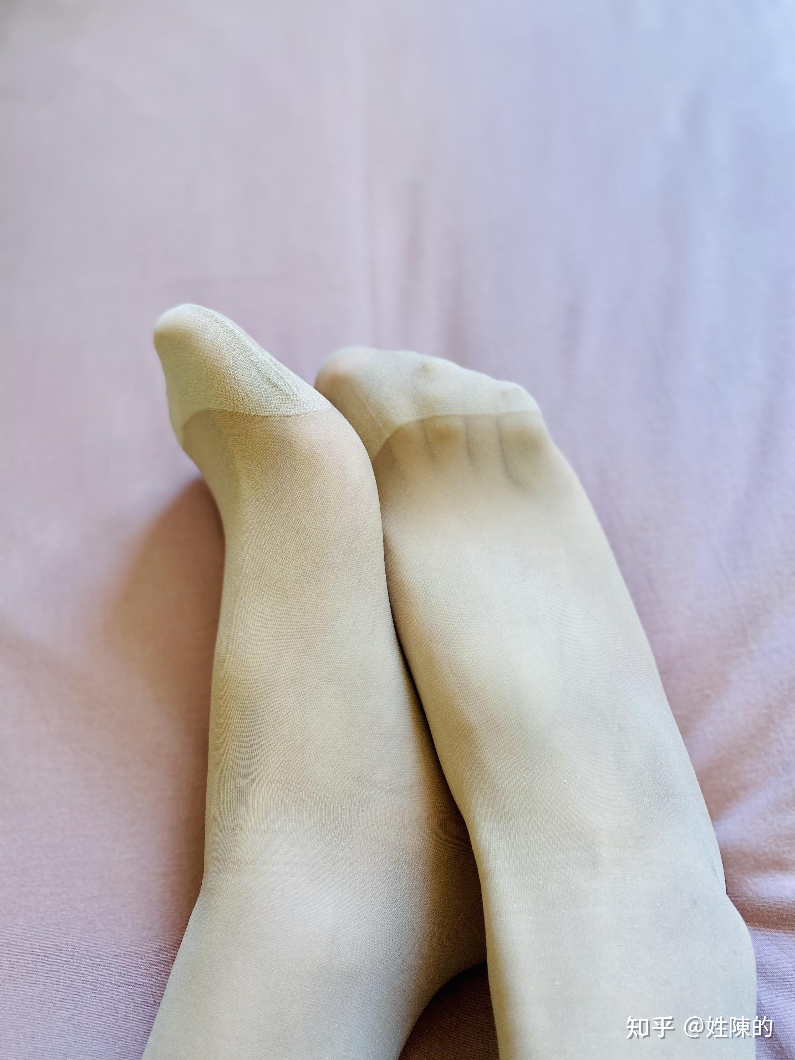 作为大学里的女孩子你觉得短的肉丝袜土吗