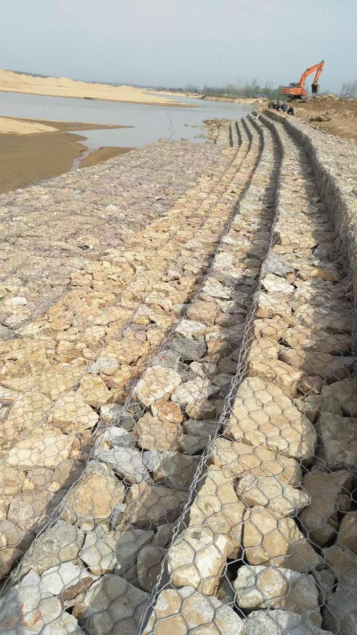 护坡定制格宾网尺寸@防洪石笼网