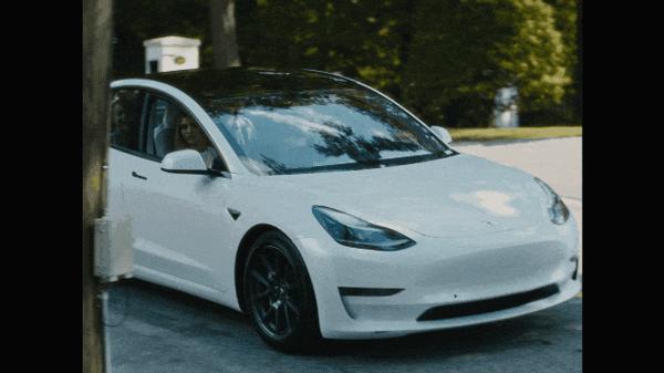 《丹凤眼》冲击力拉满！华裔限制级太敢拍