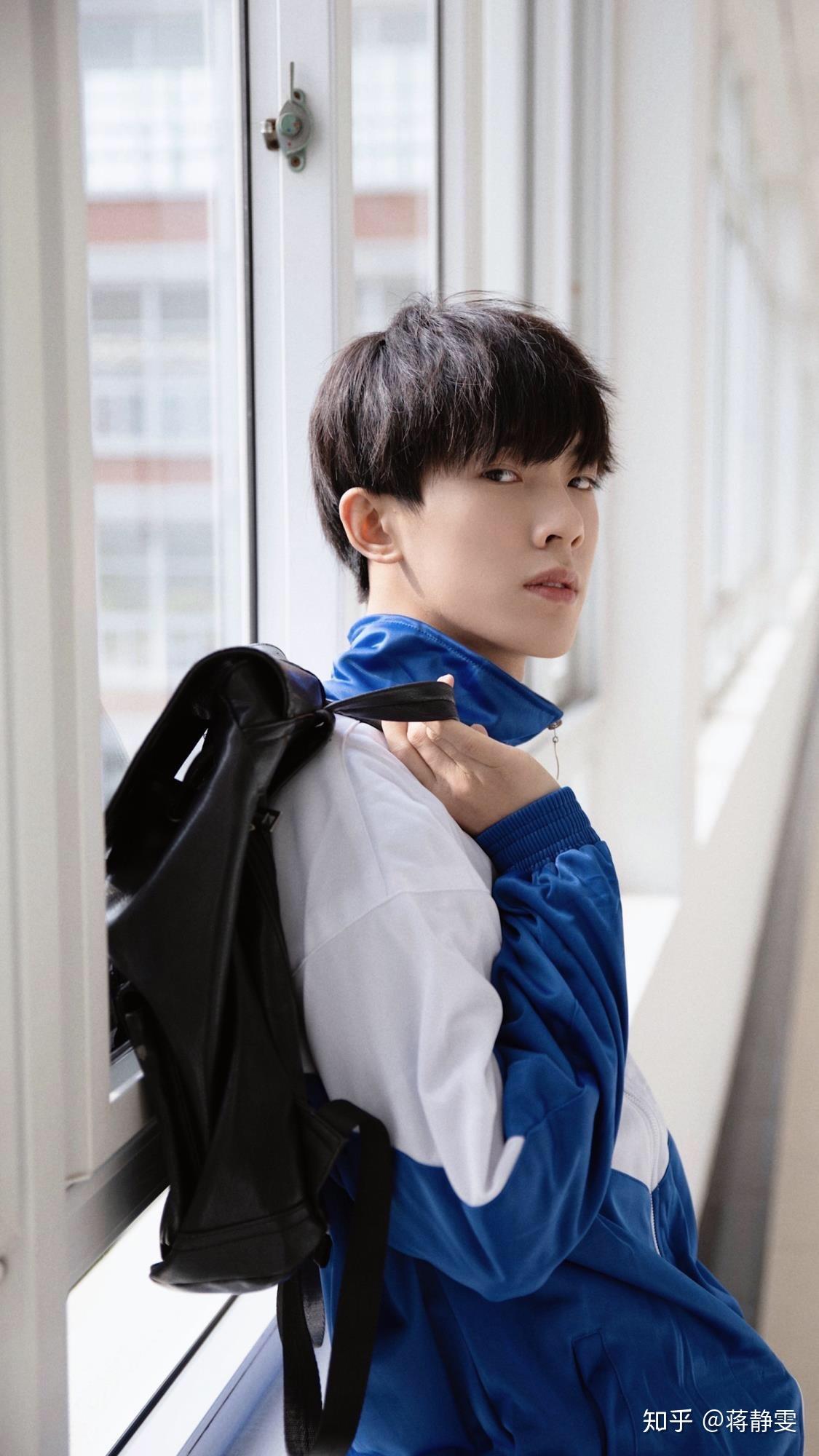 有没有人可以分享叶航成壁纸呢