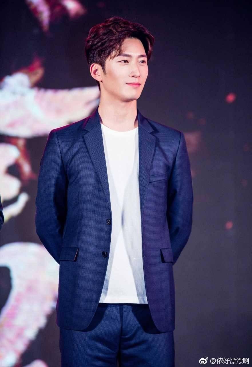 窦骁的美图或搞怪图有哪些?-窦骁帅照