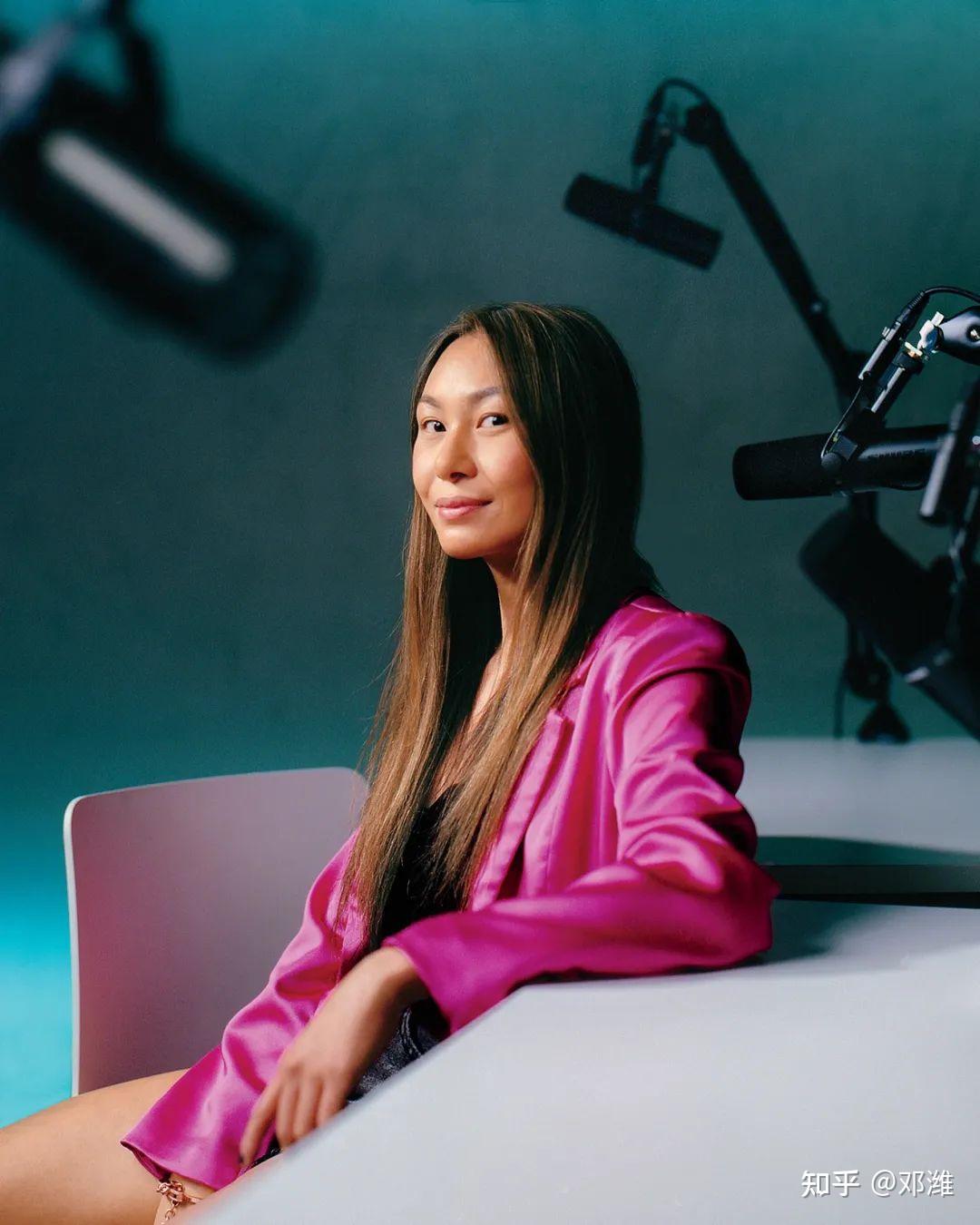 30岁华裔“90后女首富”，身家百亿为什么喜欢“装穷”？ - 知乎