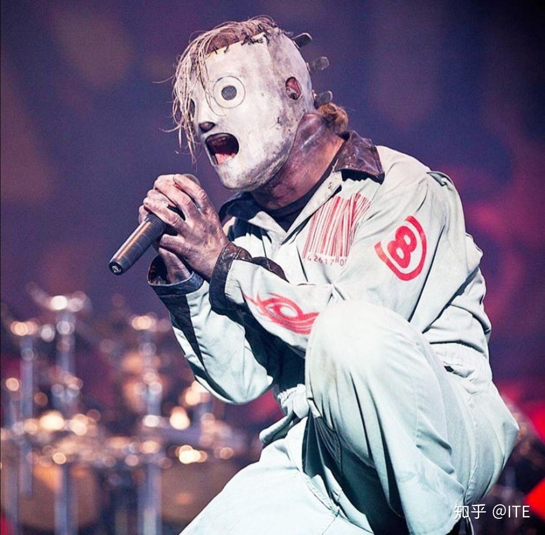 如何评价活结乐队主唱coreytaylor