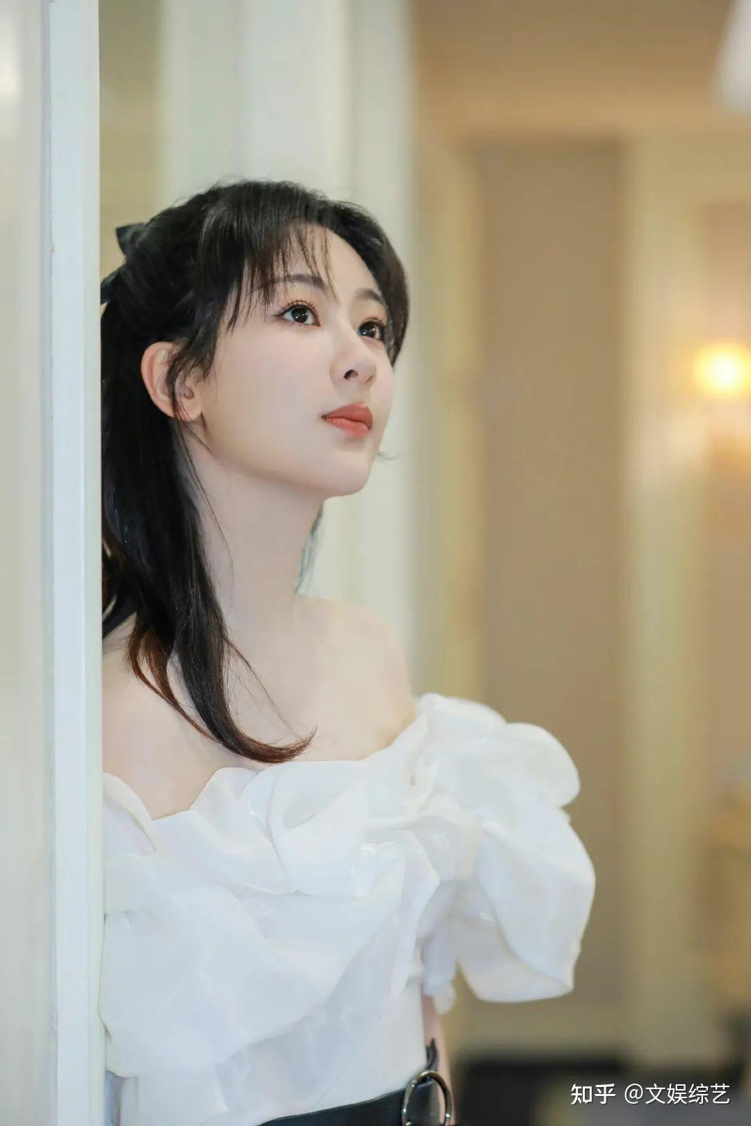 杨紫有没有整容? - 知乎