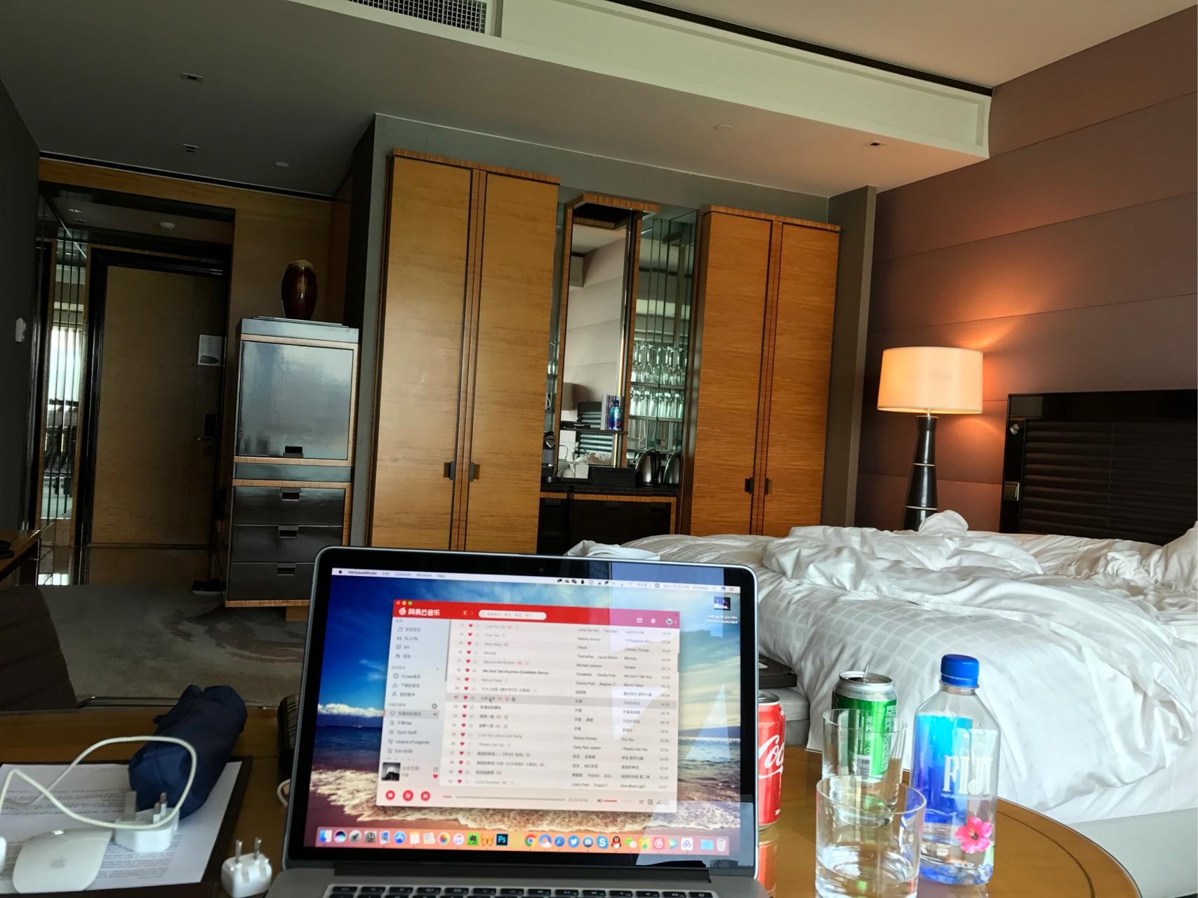 香港海港酒店客房与套房 | 豪华 | 四季酒店