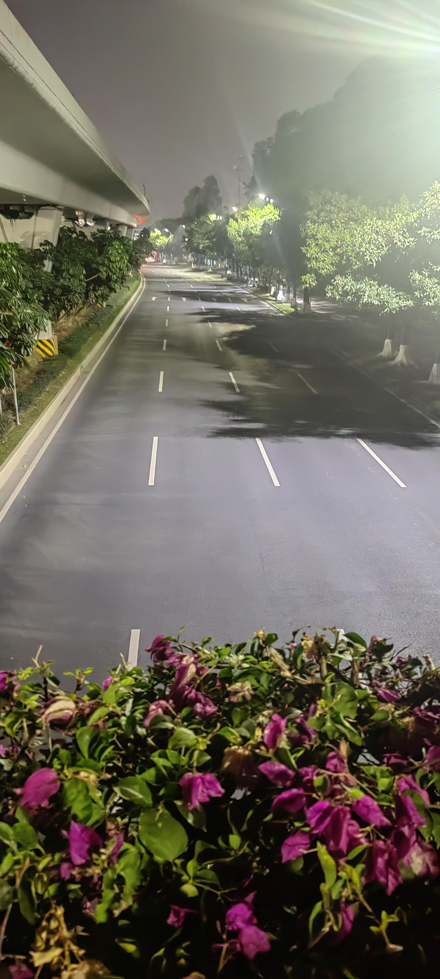 可以分享你相册里一张道路的照片吗?