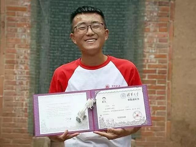 19岁的林万东在工地上刚背完200斤沙子,包工头跑过来激动地说:“你713分考上清华大学了小伙子!” - 知乎