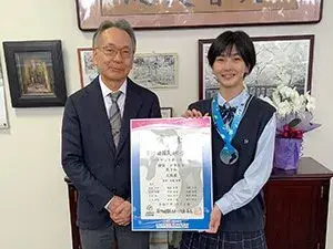 请输入图片描述