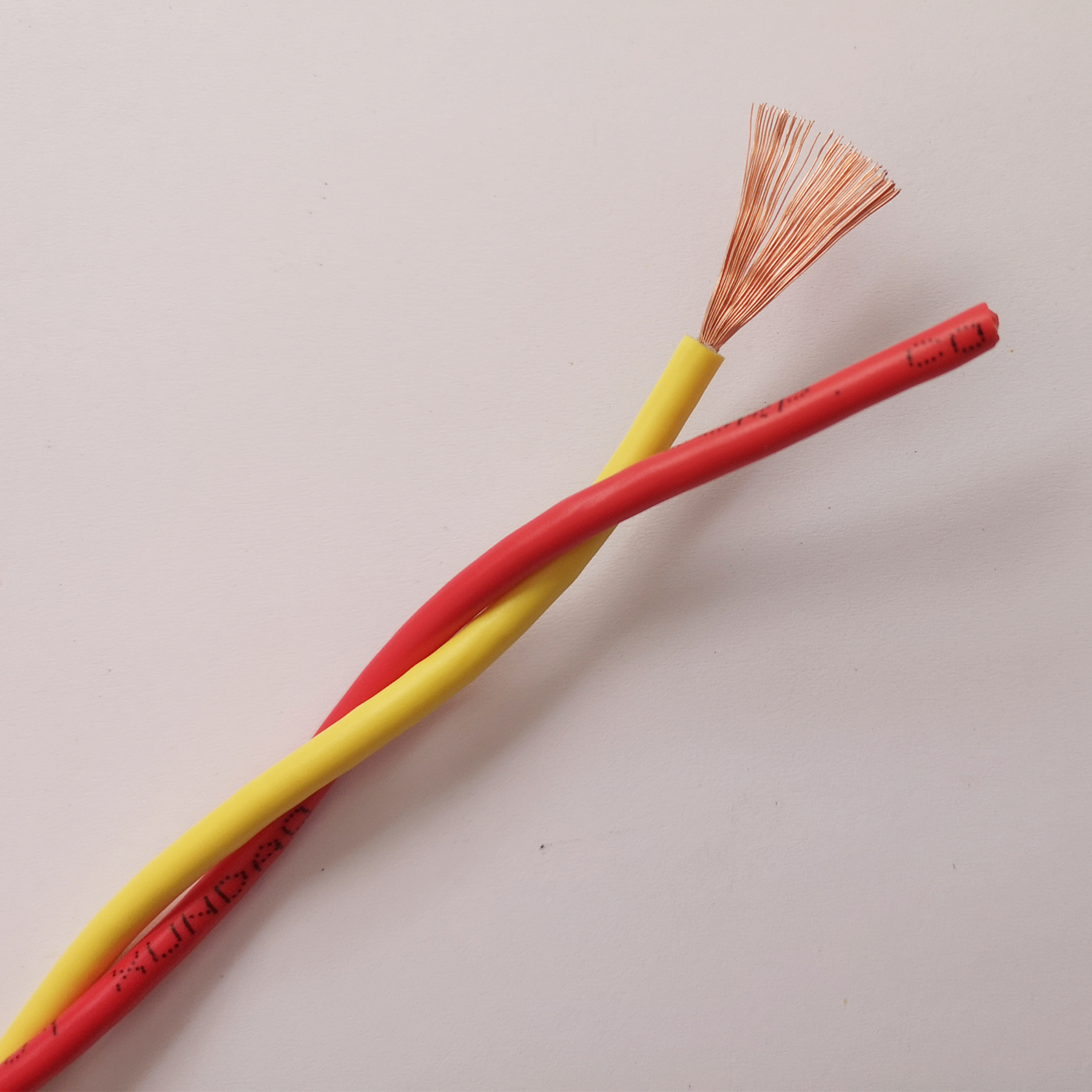 为什么充电线用的时间长了会纠缠到一块?