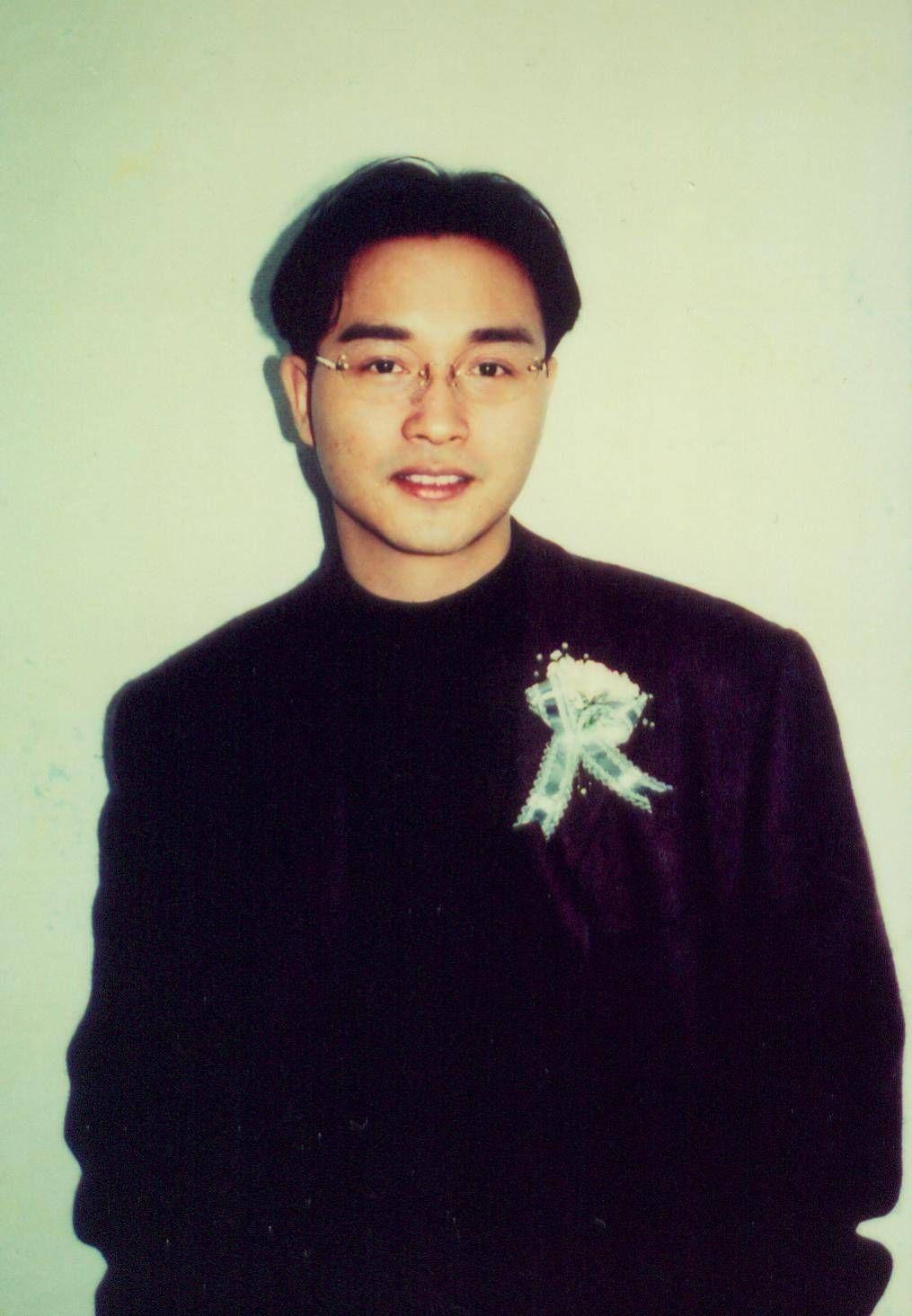 为什么香港帅哥那么多 大家都偏爱张国荣呢?