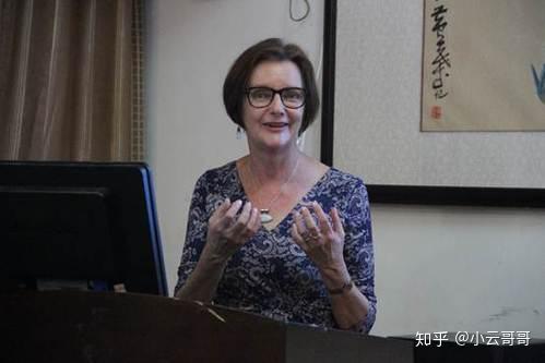 有哪些没有一定语言学知识的人不会相信的语言学上的事实?