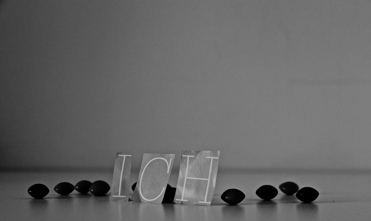 白色门搭什么颜色壁纸