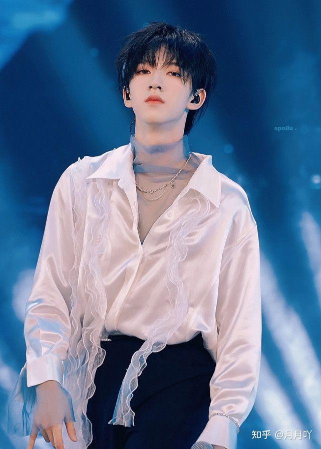 我想知道时代少年团的贺峻霖颜值是什么水准带妆绝了但是有时候看物料