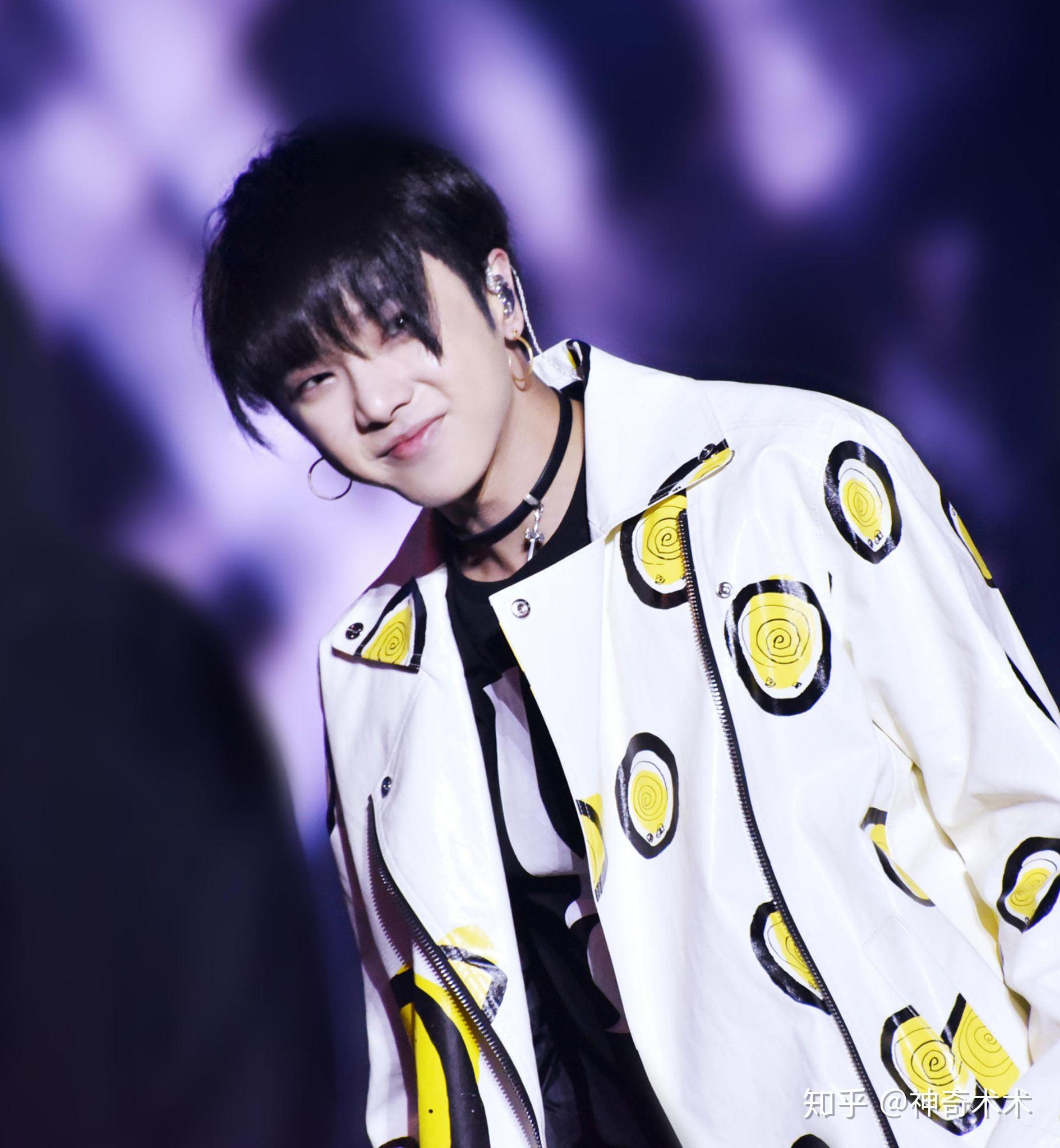 如何看待华晨宇15年的二专《异类》拿下台湾五大唱片18年榜冠军?