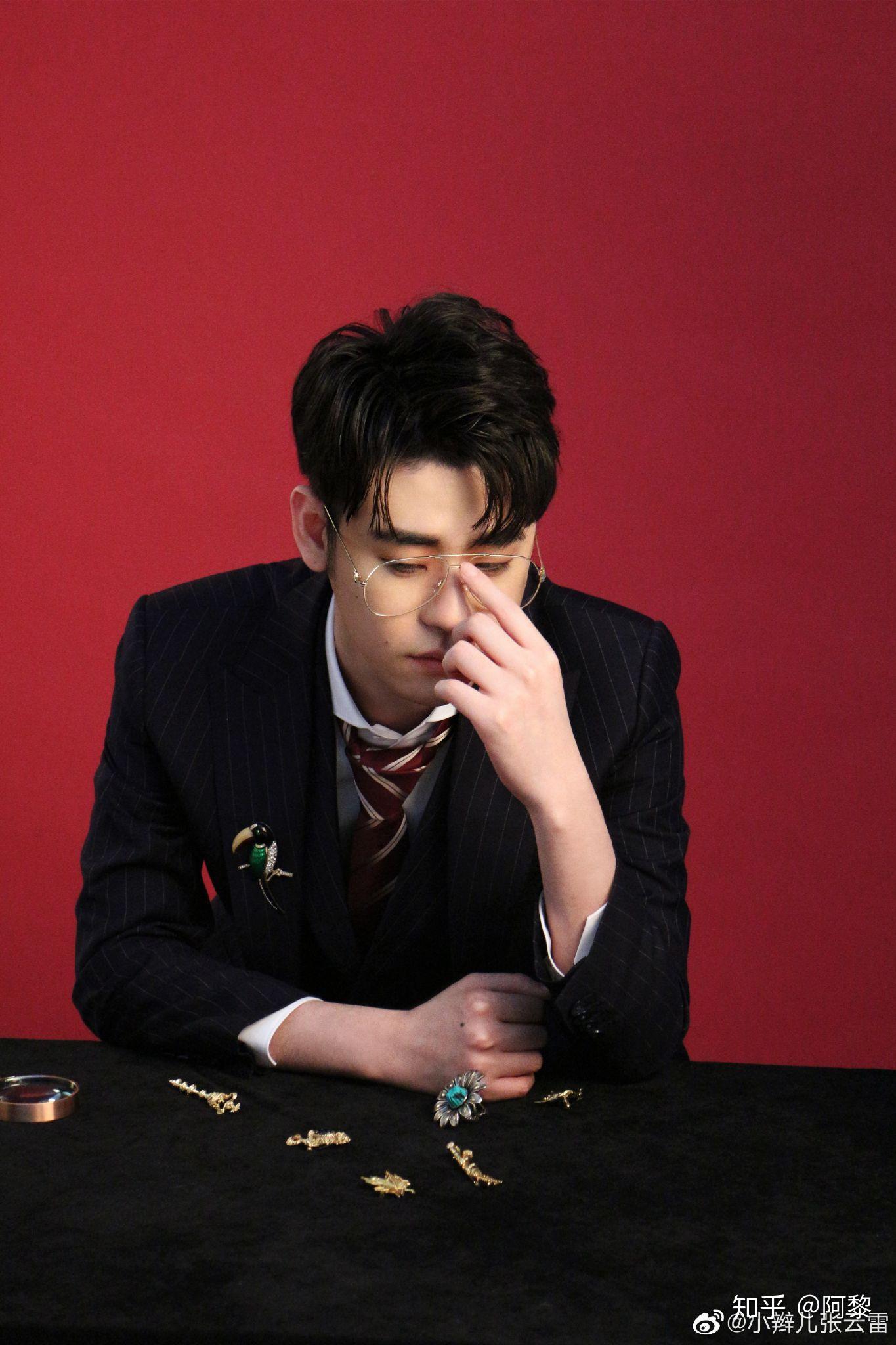 在张云雷拍摄过的杂志和写真中,你最喜欢他哪一组风格的造型?