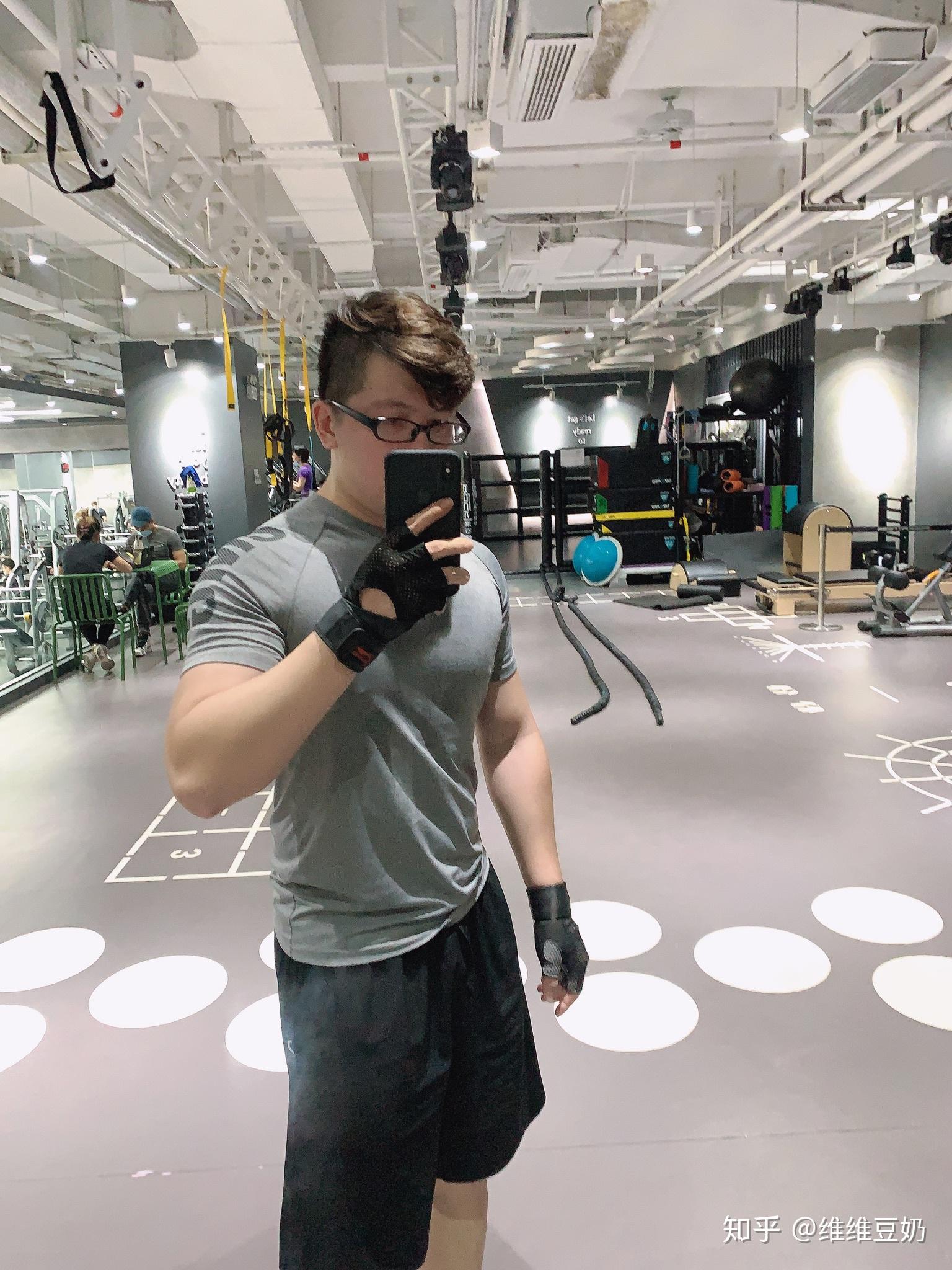 男的,年龄37周岁,生活在北方,身高168cm,体重90kg(你没看错,是公斤)算