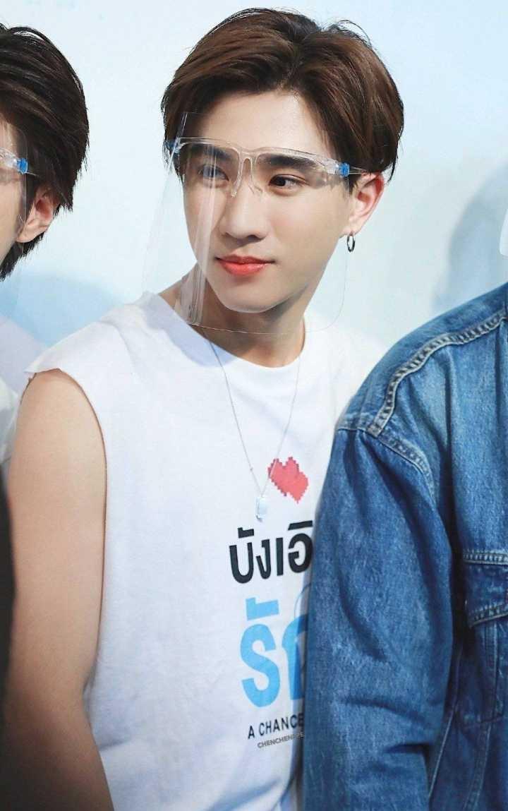 有小姐姐可以发张不期八子的高清照片吗