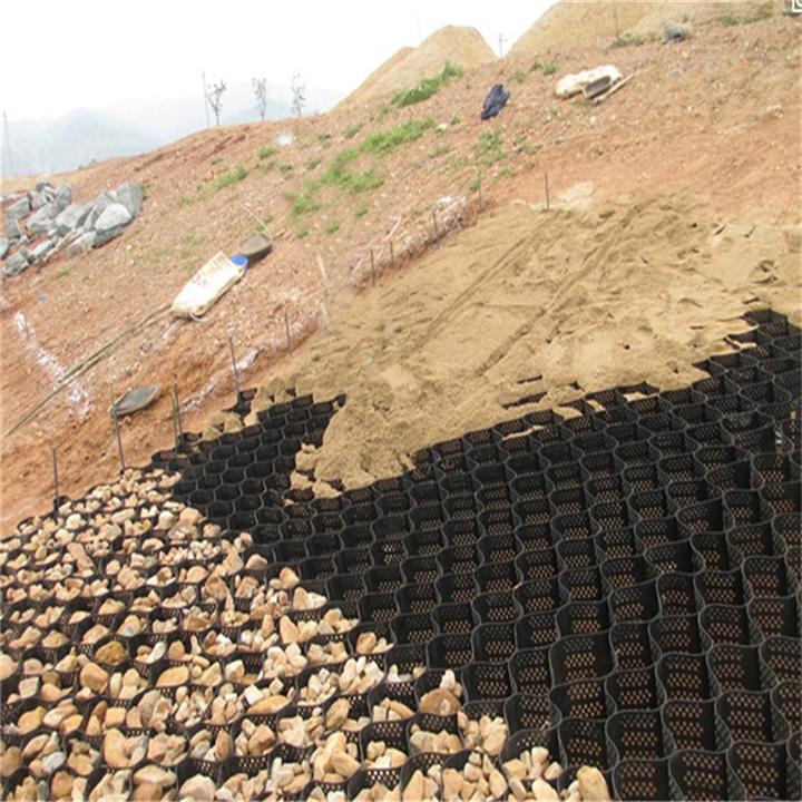 土工格室碎石生态护坡的八大优点