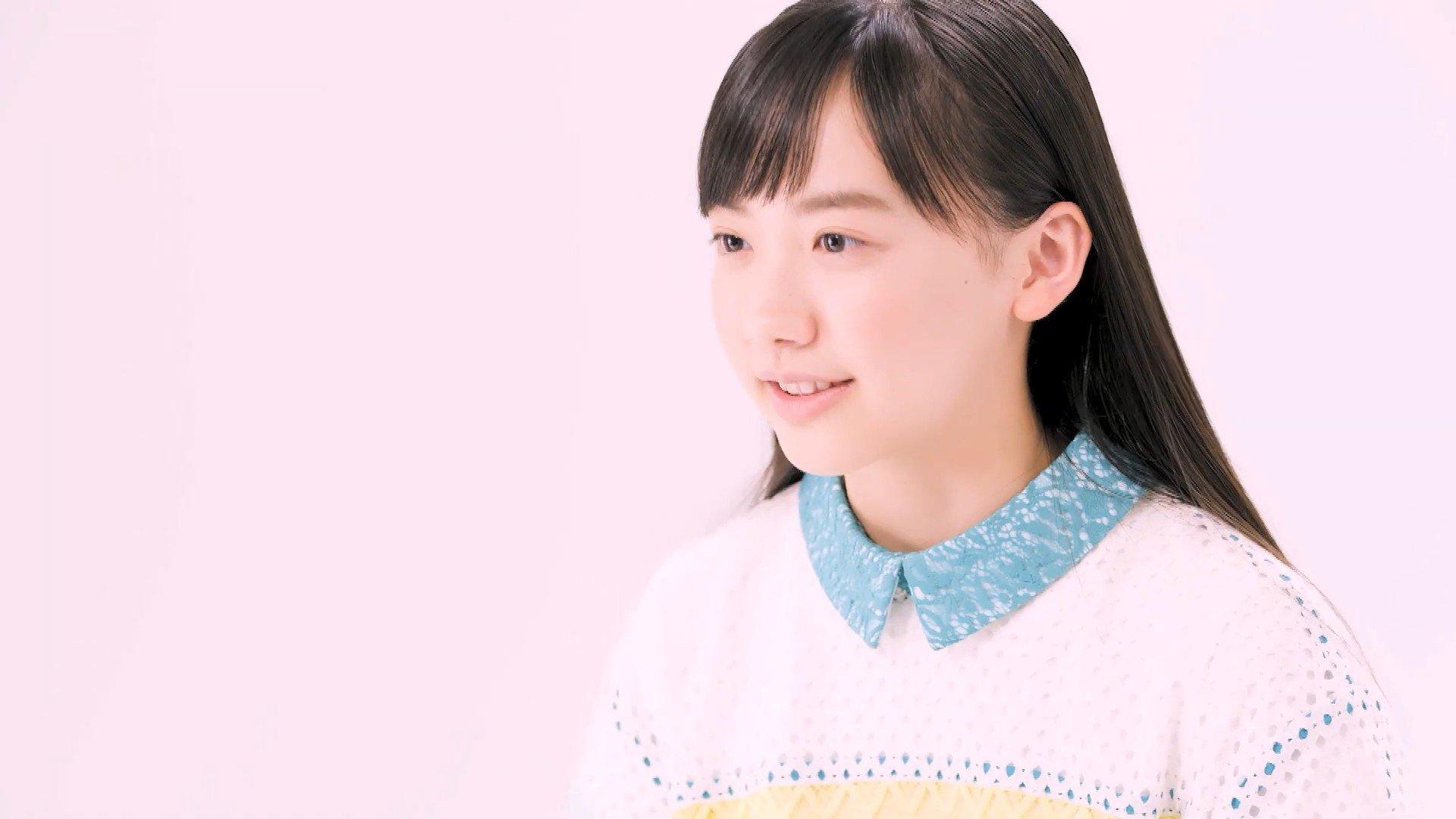 有哪个大神有芦田爱菜壁纸吗