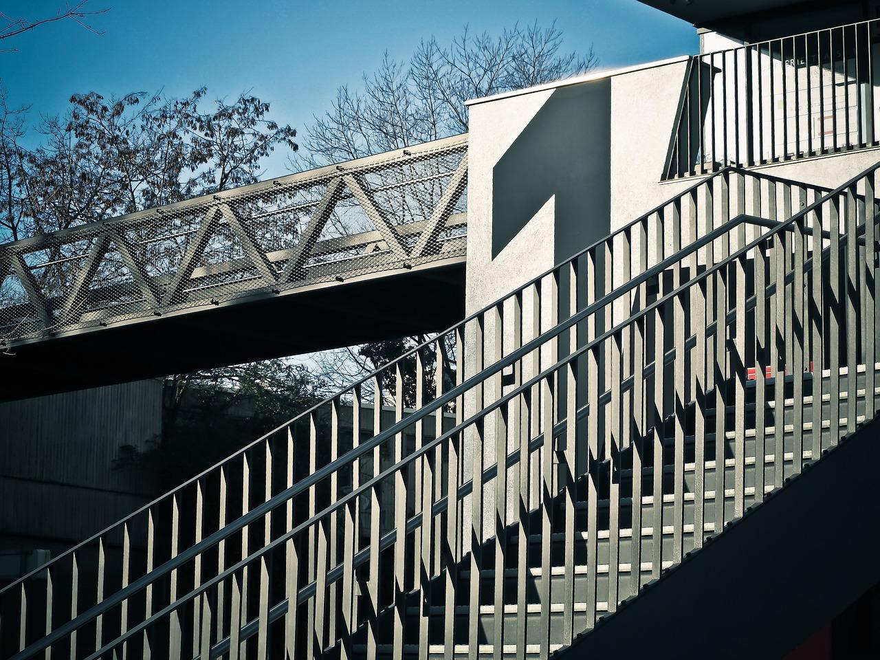 楼梯扶手材质选择