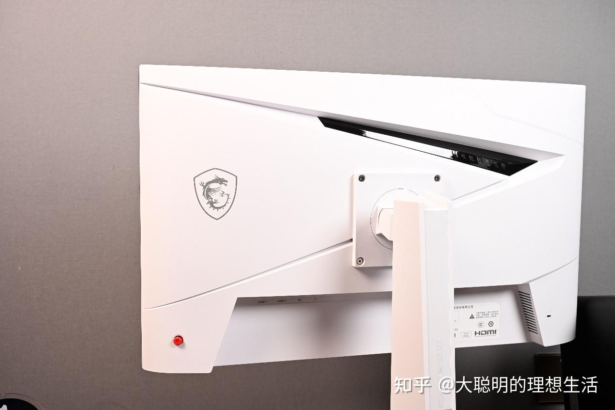 新白龙传奇—微星MAG 274QRFW X32白刃显示器评测，2.4ms极致响应，27寸