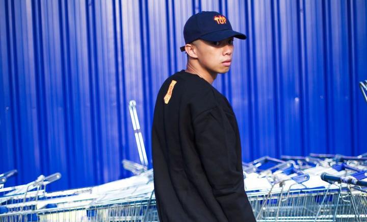 在舞台上风光的rapper背后，到底都隐藏着一群什么人？ - 知乎