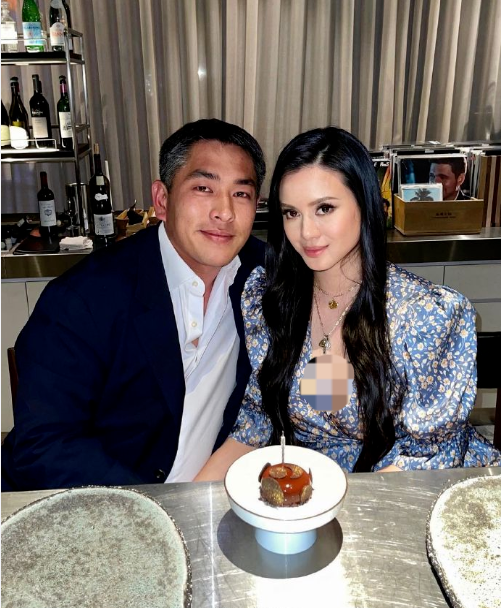 名媛林恬儿结婚7年照,一袭v领碎花裙温柔贵气,同框老公变小女人