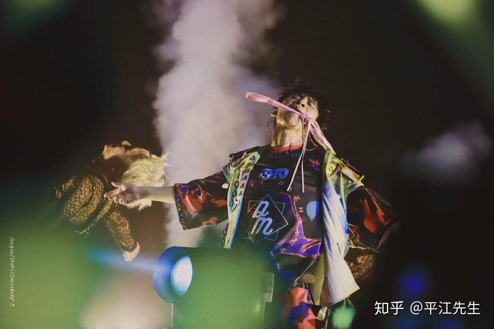 各位网友们有没有大张伟的图片