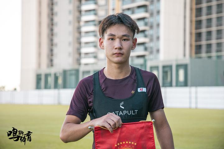 广州队球员杨浩独家专访，左右两边都能突，会尝试更多进攻手段不再“一招鲜”，持续高强度促状态提升——现在踢得很爽 - 知乎