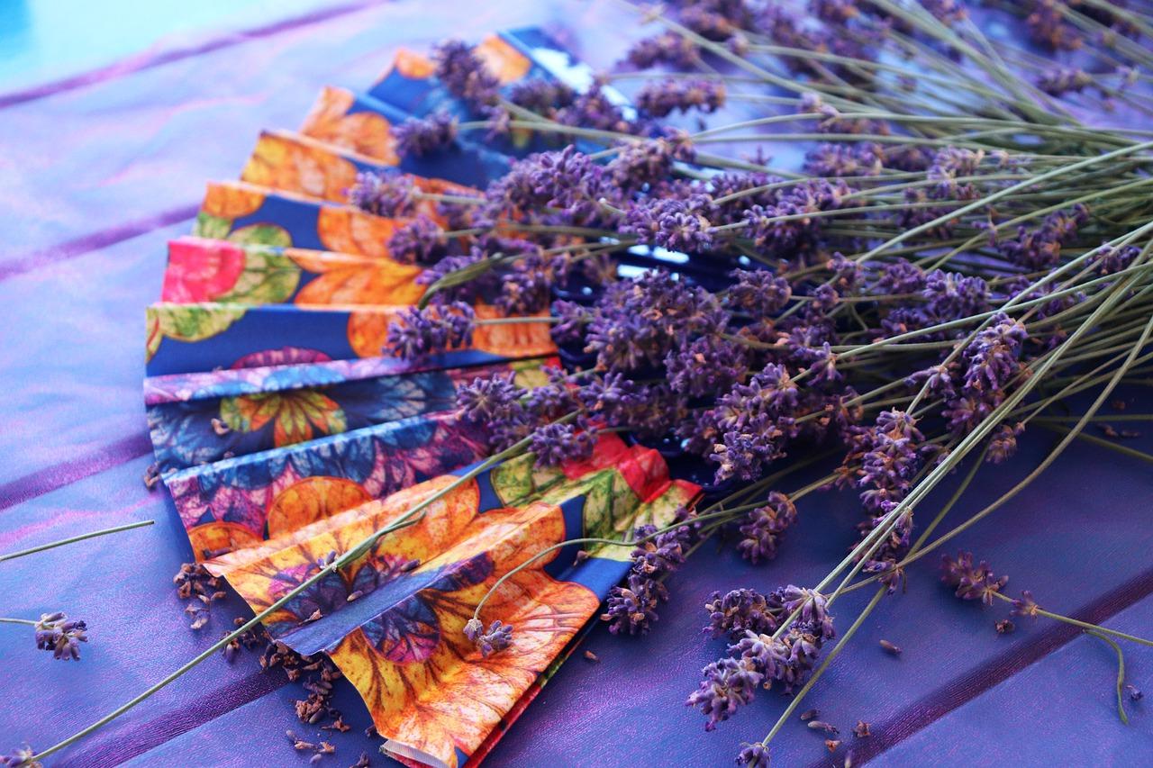 紫罗兰色代表什么