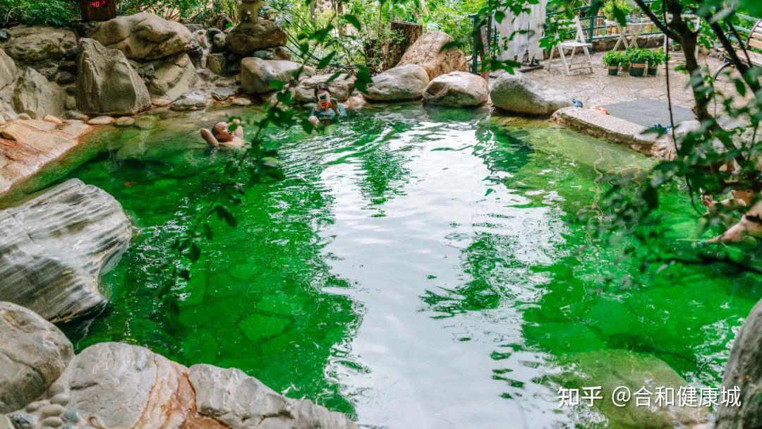 马上要去云南玩,有哪些露天的温泉值得推荐? - 知乎