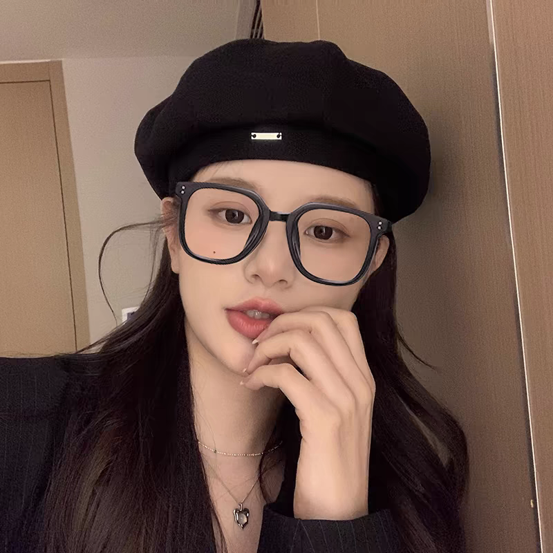 女生戴贝雷帽该怎么搭配才出众