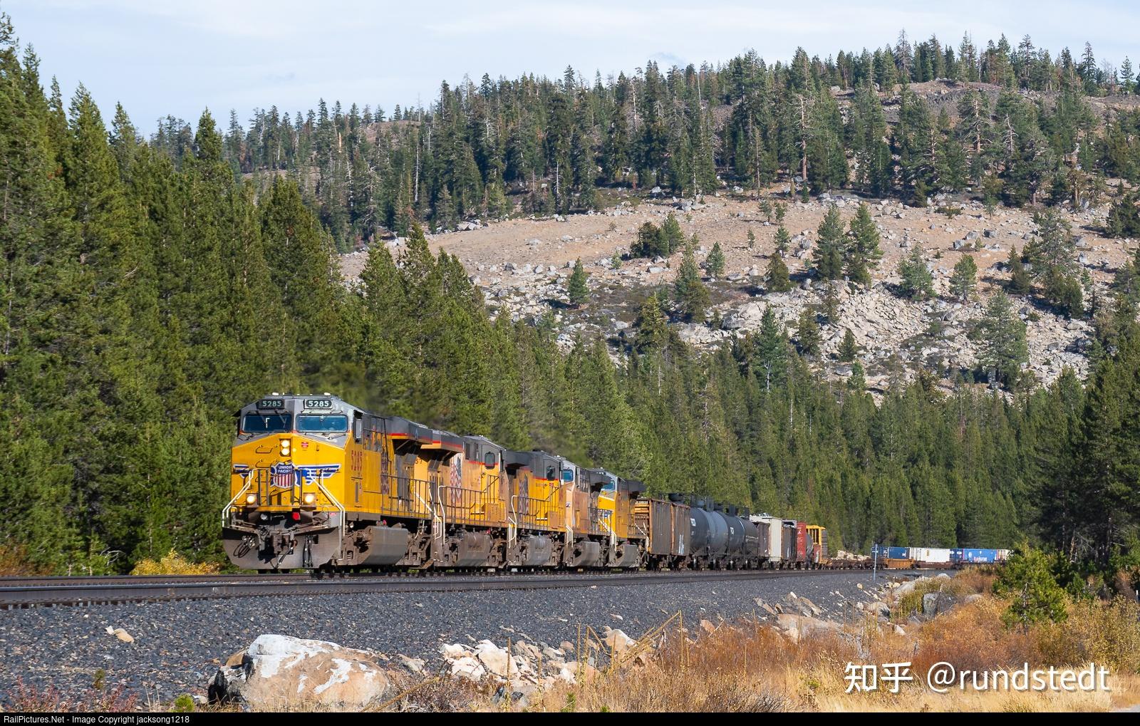 为什么我们坐的火车所用机车少有外走廊? - 知乎