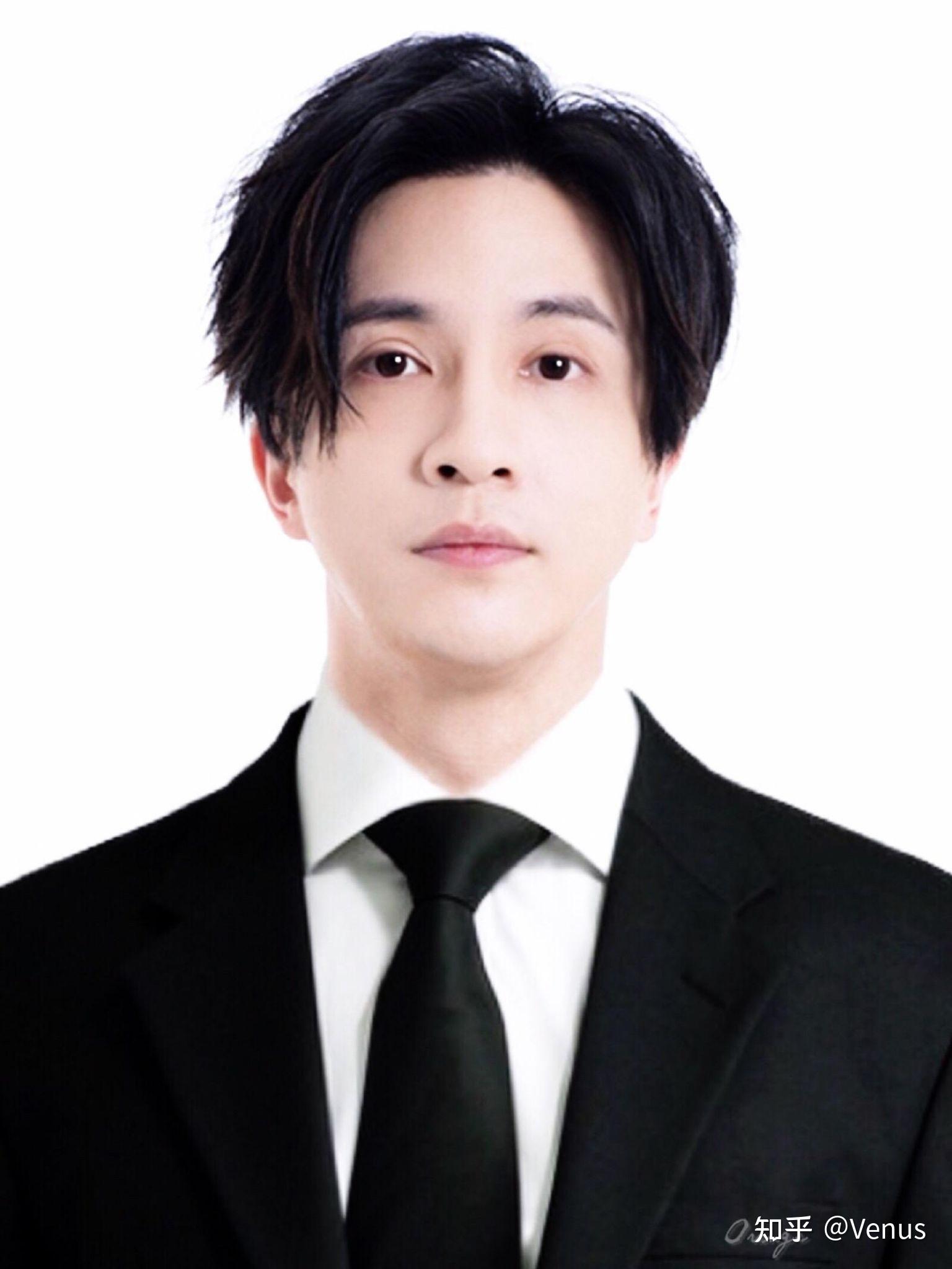 谦友们谁有薛之谦的证件照谢谢啦