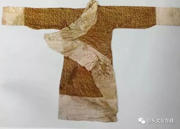 礼记中深衣续衽钩边的含义是什么