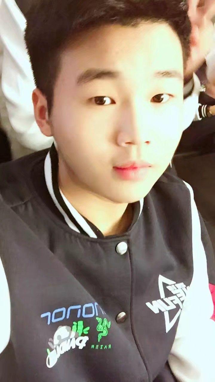 如何评价虎牙主播往事zr