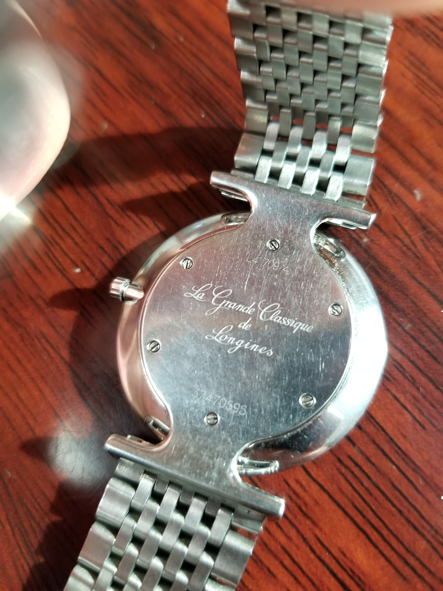 请大神帮忙鉴定这款浪琴嘉岚真假