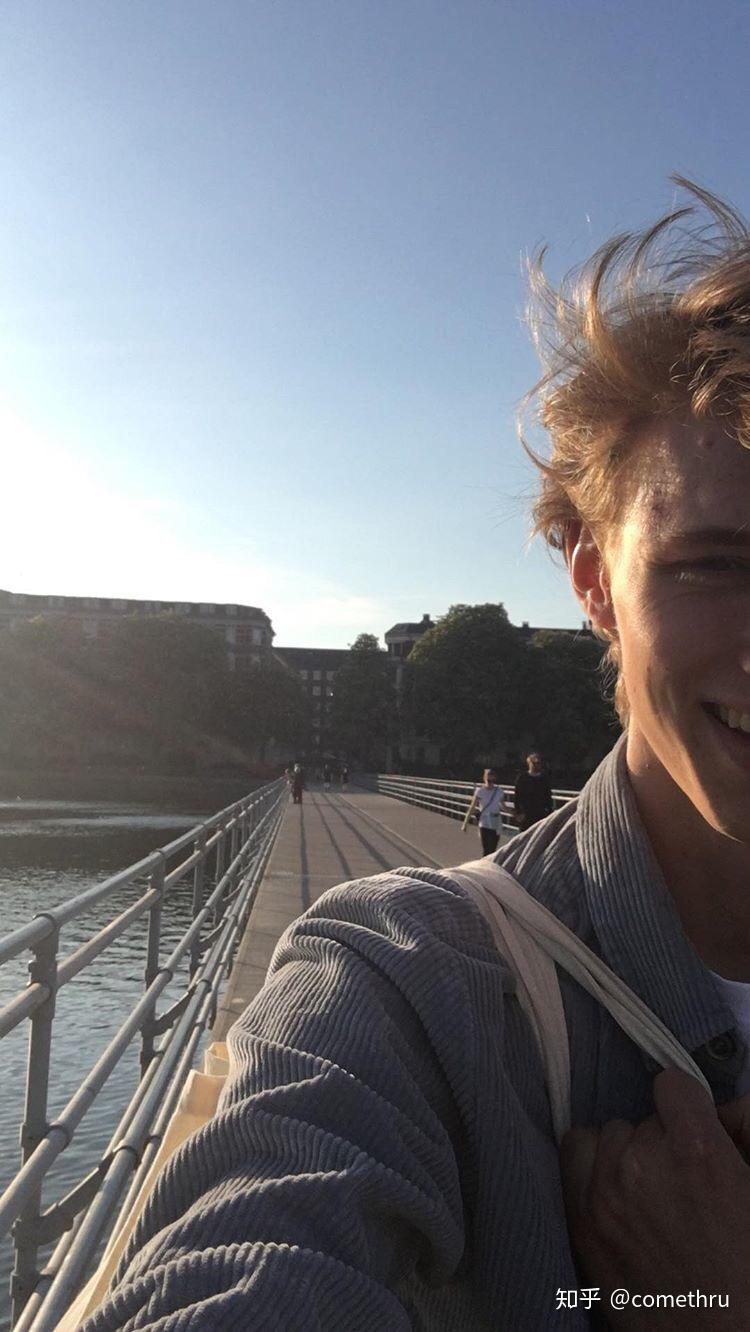 想要北欧小哥哥henrikholm高清大图