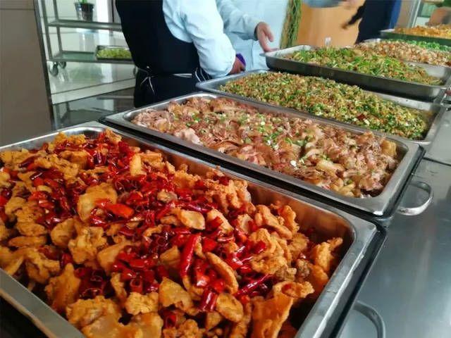 在大理大学里就餐是一种怎样的体验?有什么推荐的食堂和美食? - 知乎