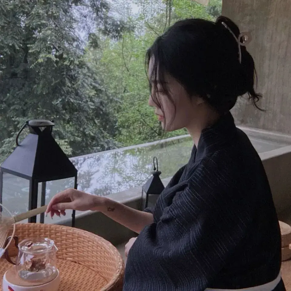 有什么好看,又比较低调的女生头像. - 知乎