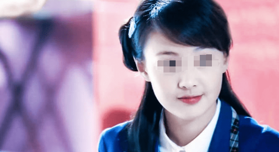 郑爽近日丑照曝光被封杀3年后她的现状令人唏嘘