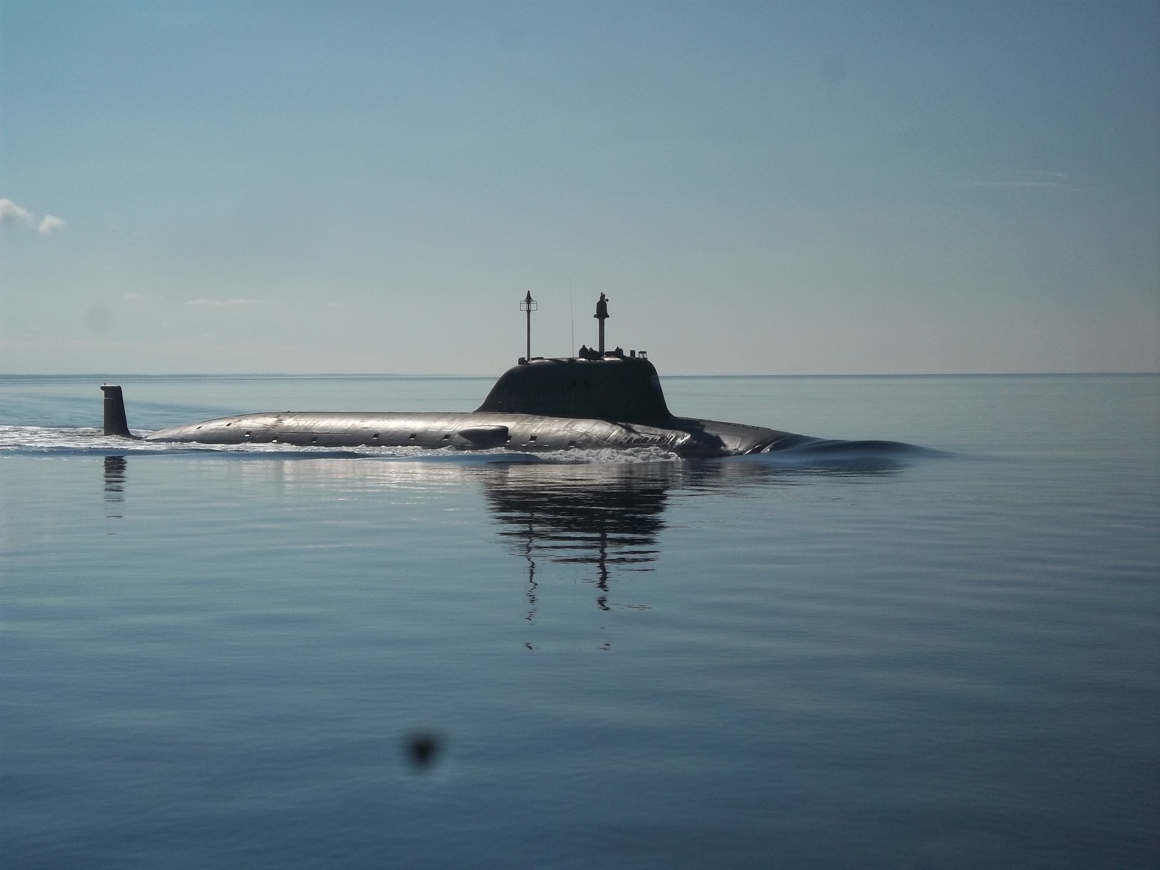 苏联的阿库拉级核潜艇,那个造型优美,为啥别国潜艇没人用类似的围壳?