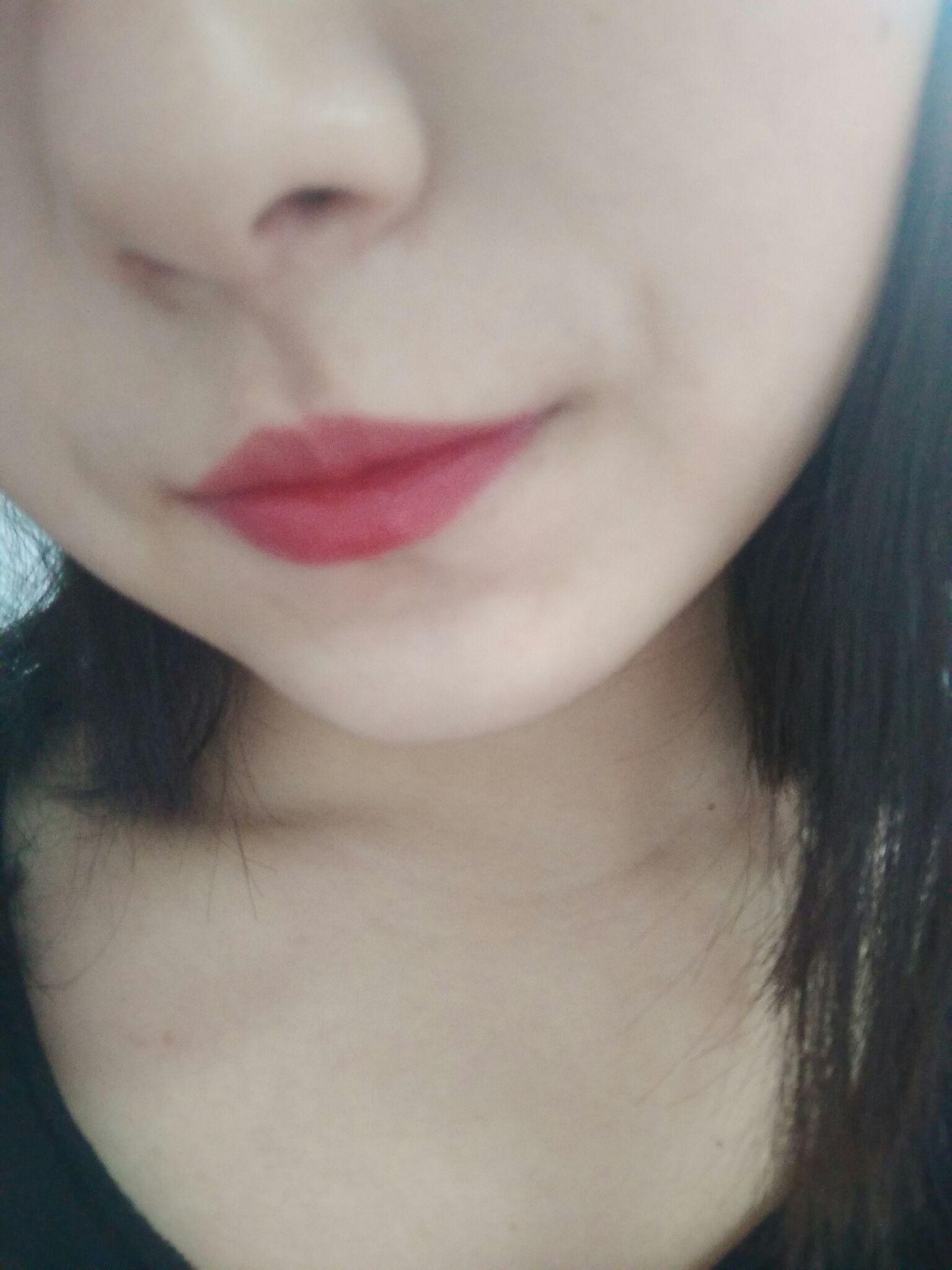 女生唇毛较重该怎么办刮或者拔都怕会越来越粗能通过饮食改善一下吗