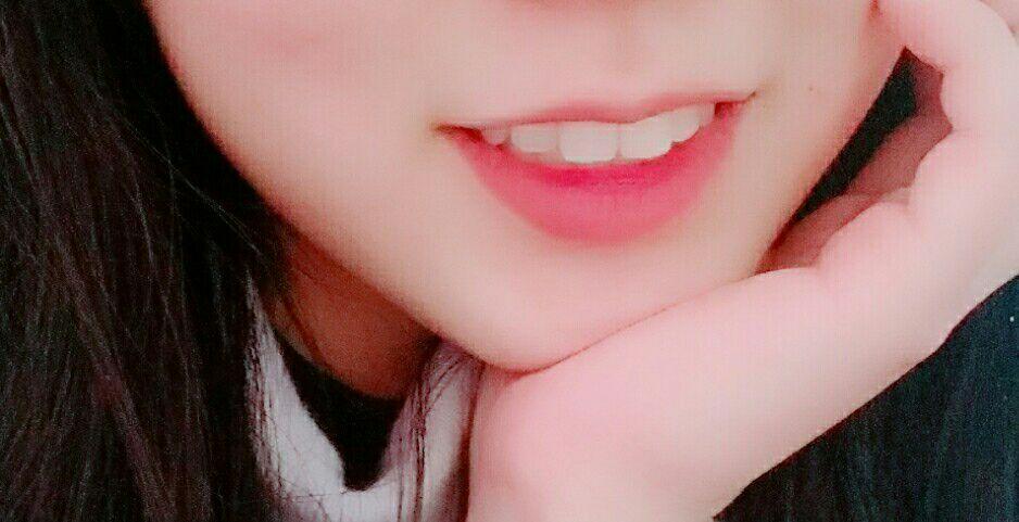 有小虎牙的女生有多可爱