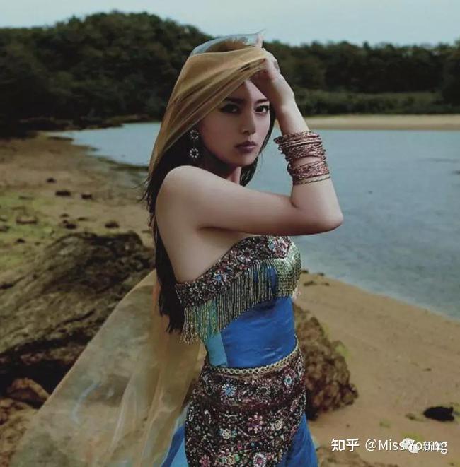 如何评价阿兰达瓦卓玛的外貌