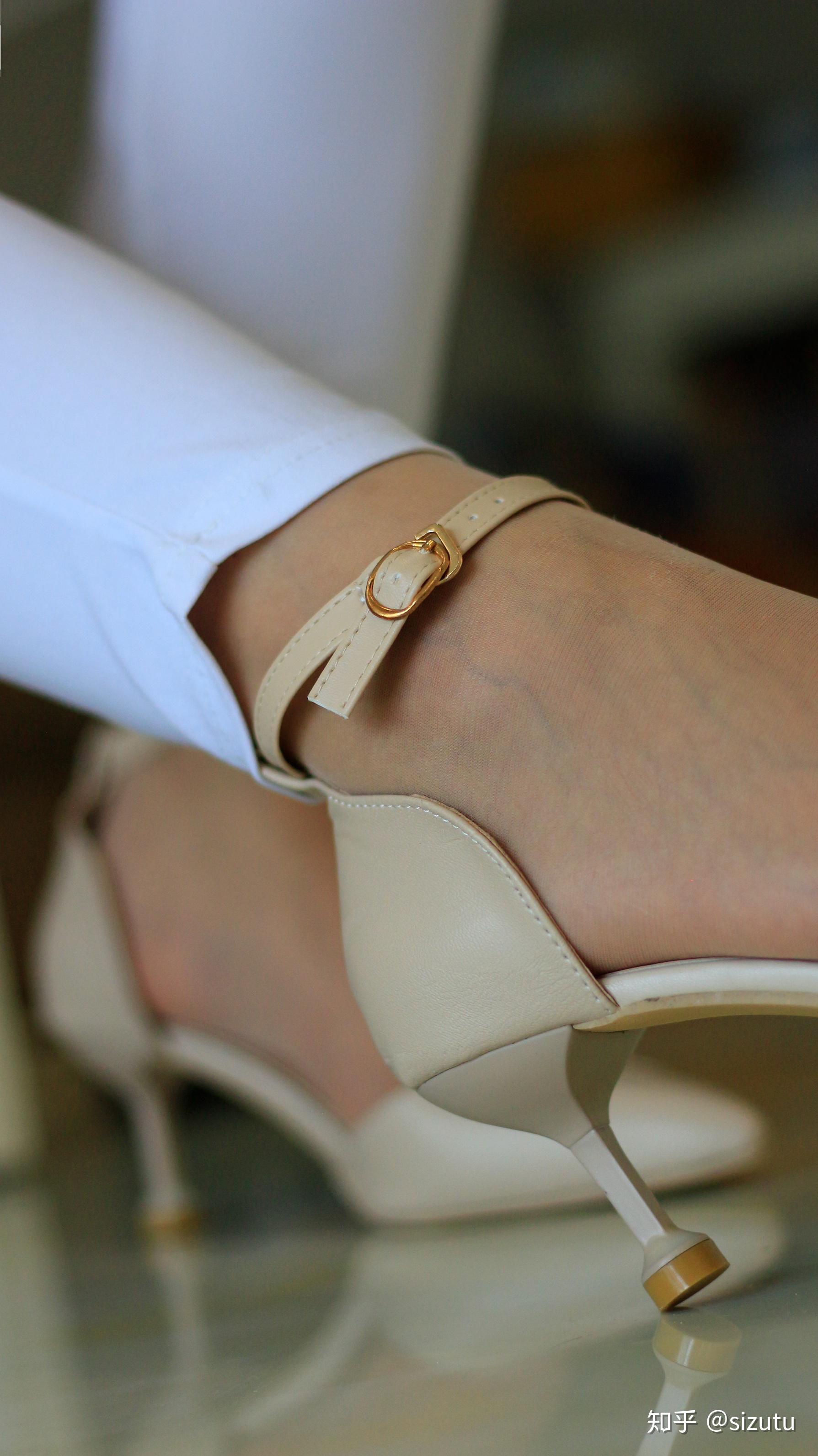 牛仔短裤配连裤丝袜高跟鞋怎么样? - 知乎